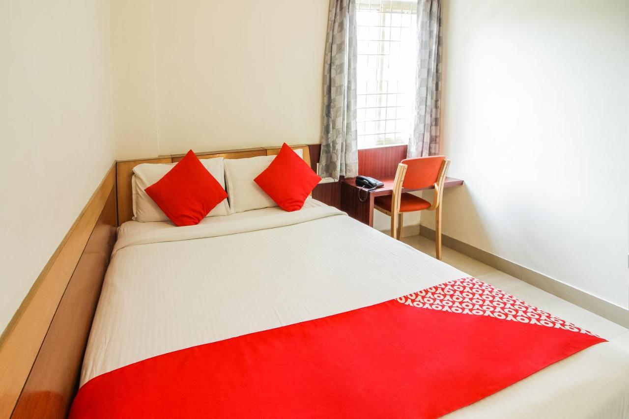 Hotel White Parrot Mysore Esterno foto