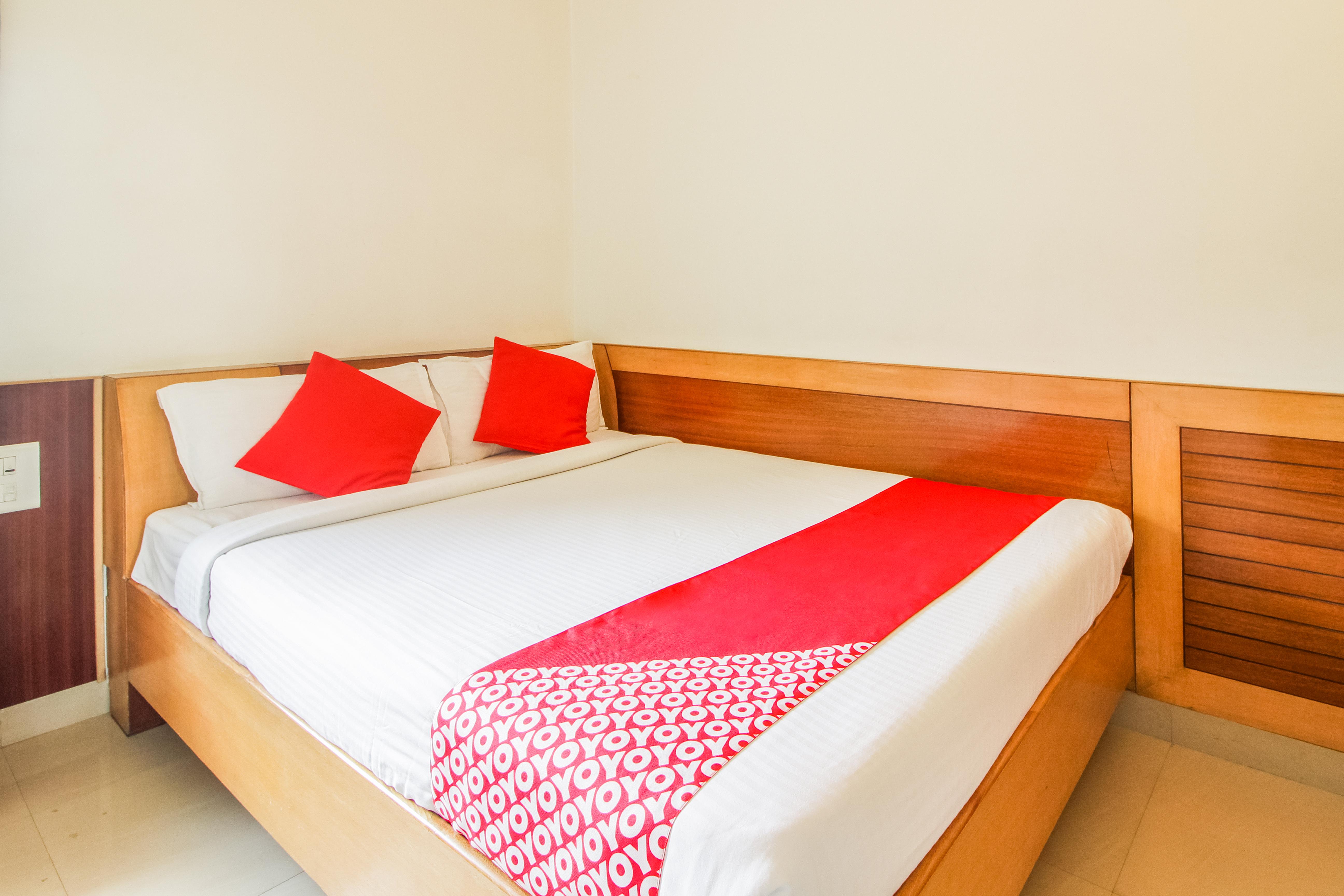 Hotel White Parrot Mysore Esterno foto