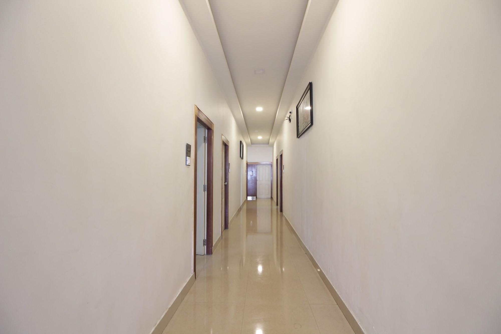 Hotel White Parrot Mysore Esterno foto