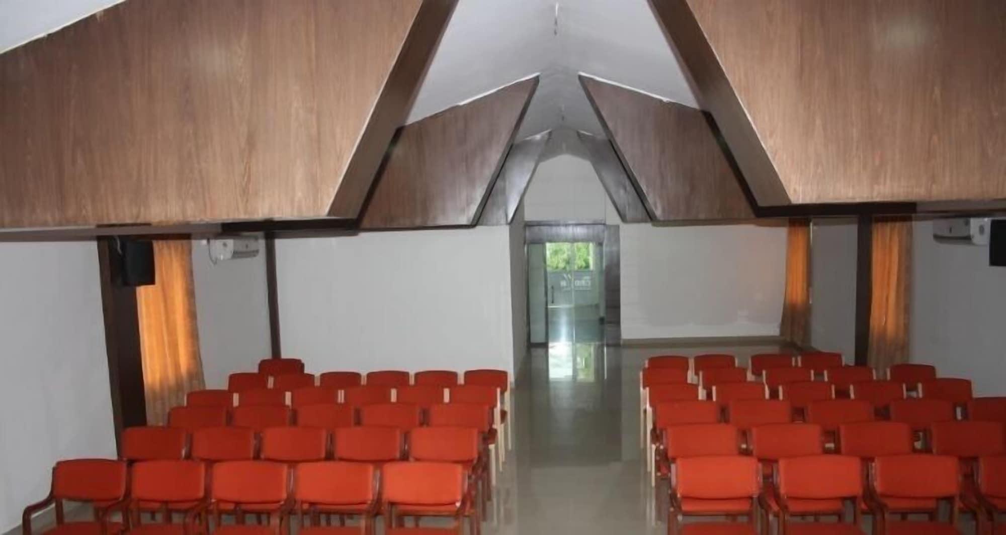 Hotel White Parrot Mysore Esterno foto
