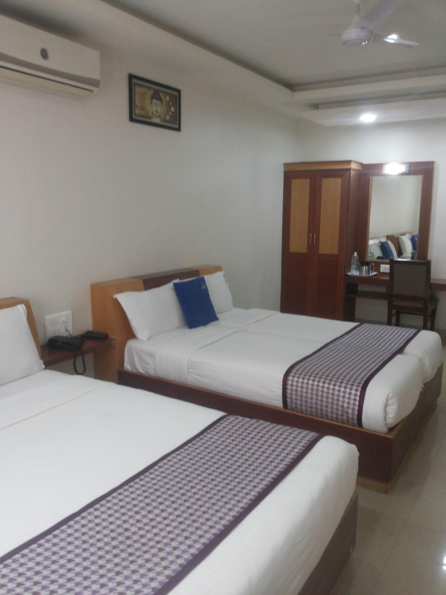Hotel White Parrot Mysore Esterno foto