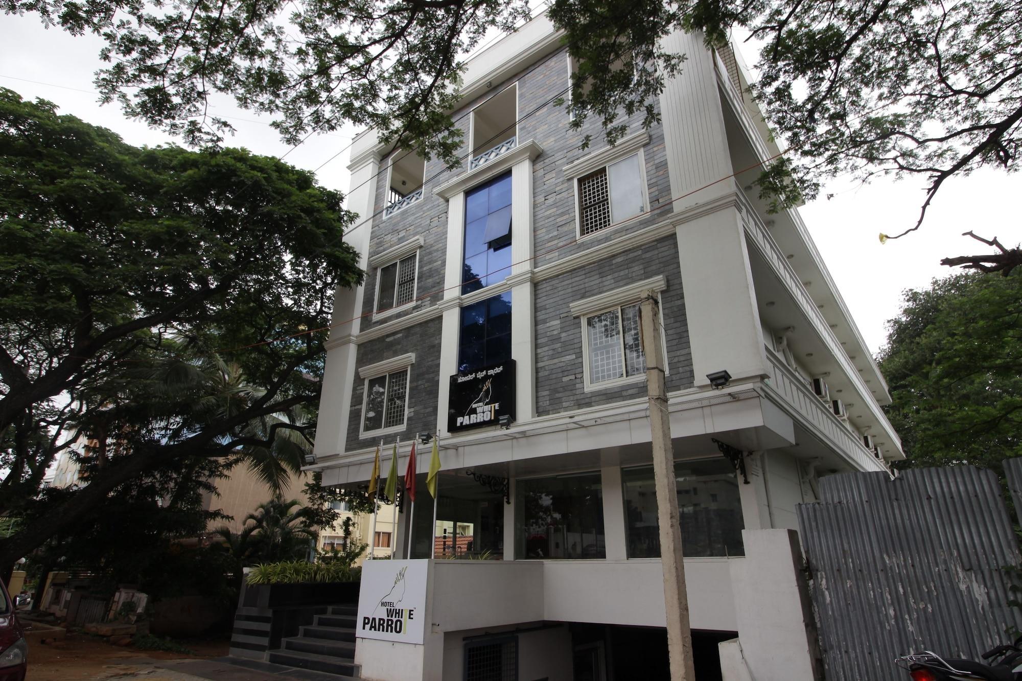 Hotel White Parrot Mysore Esterno foto