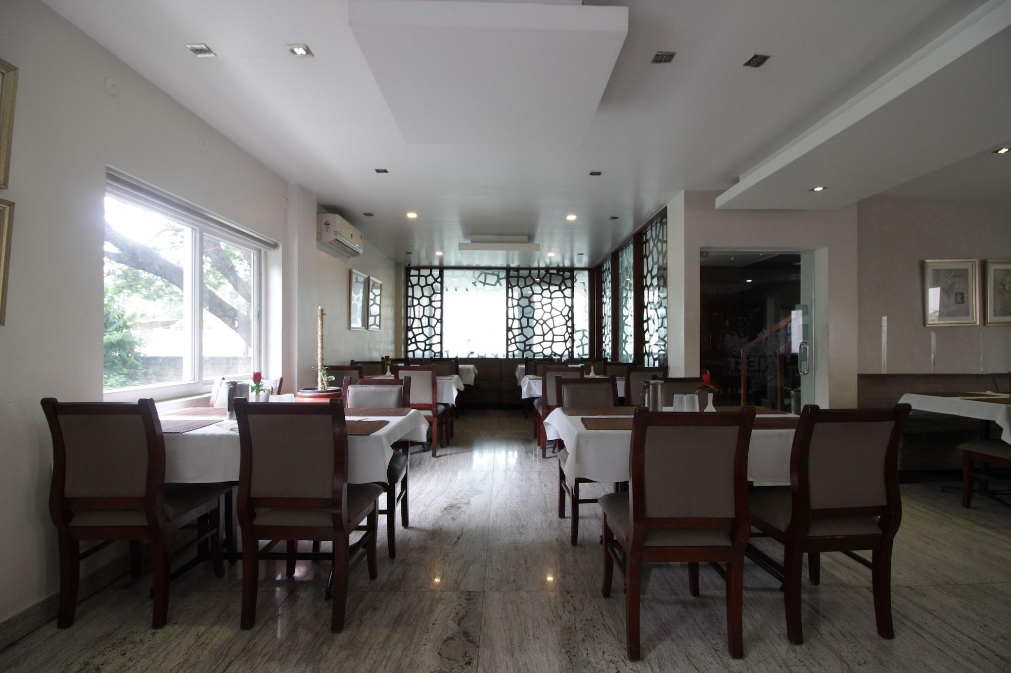 Hotel White Parrot Mysore Esterno foto