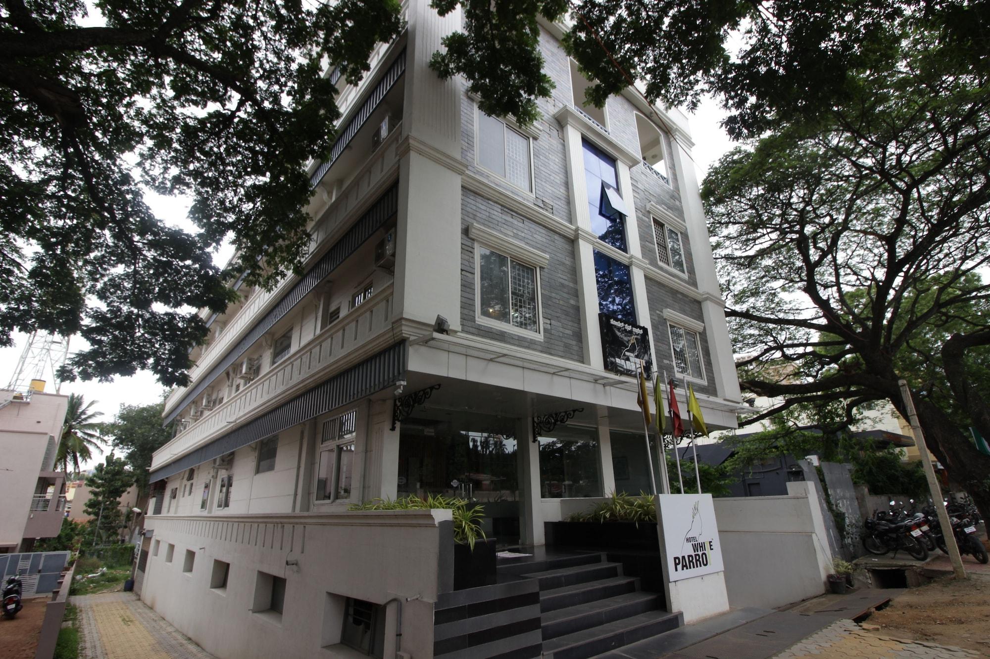 Hotel White Parrot Mysore Esterno foto