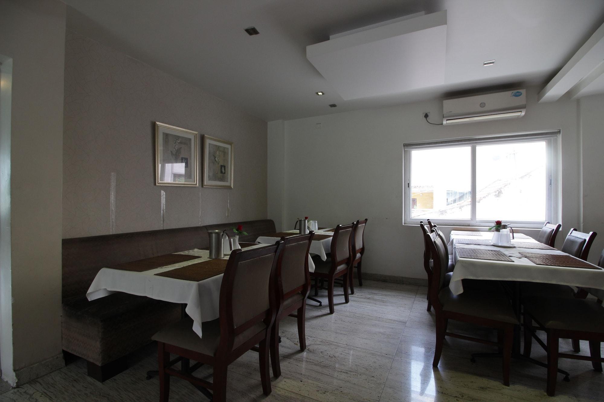Hotel White Parrot Mysore Esterno foto