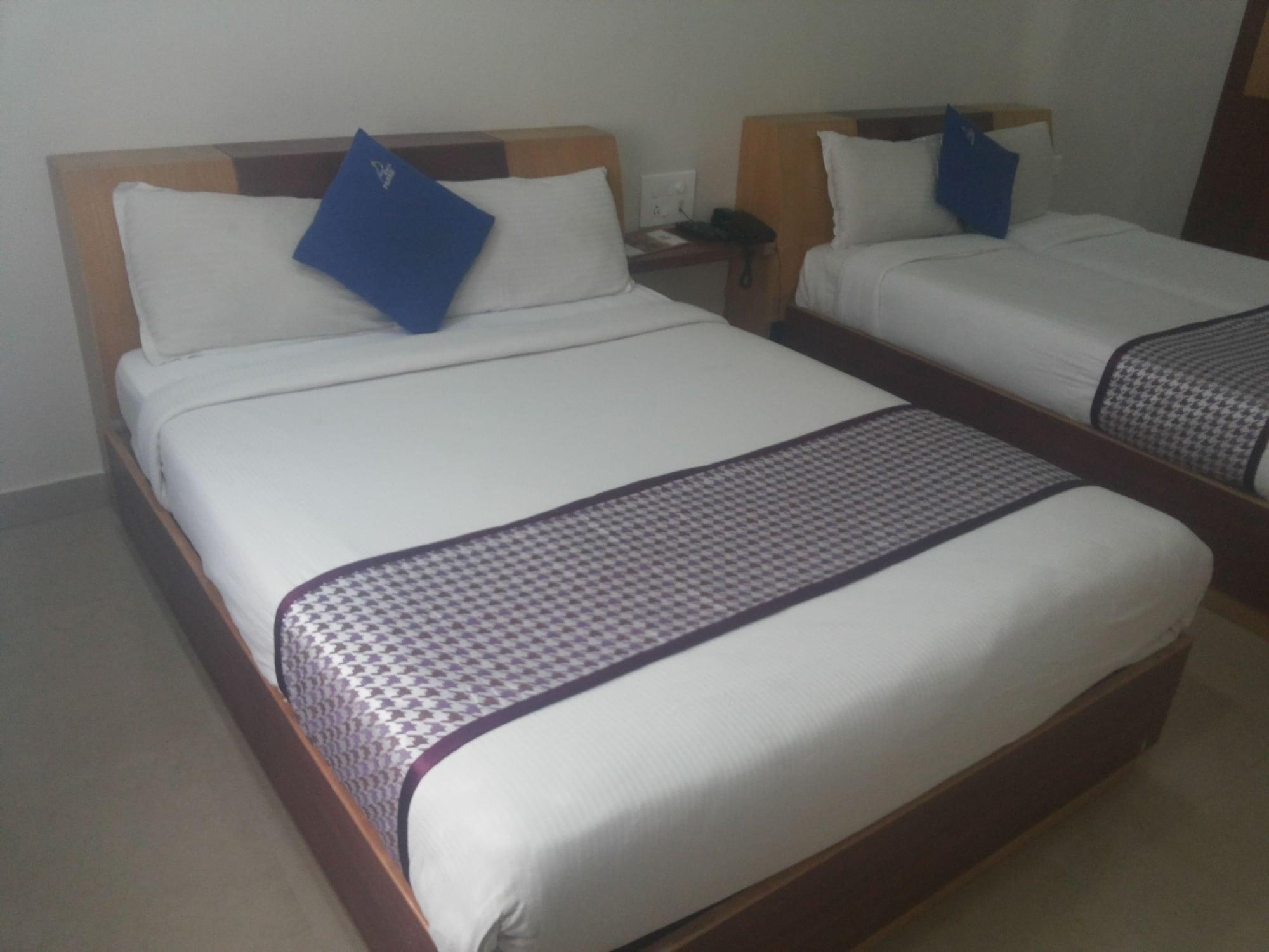 Hotel White Parrot Mysore Esterno foto