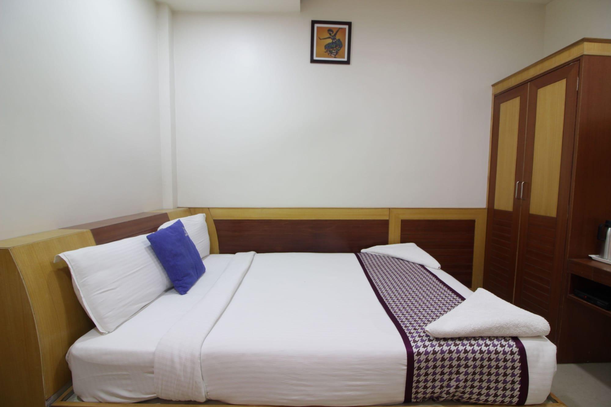 Hotel White Parrot Mysore Esterno foto