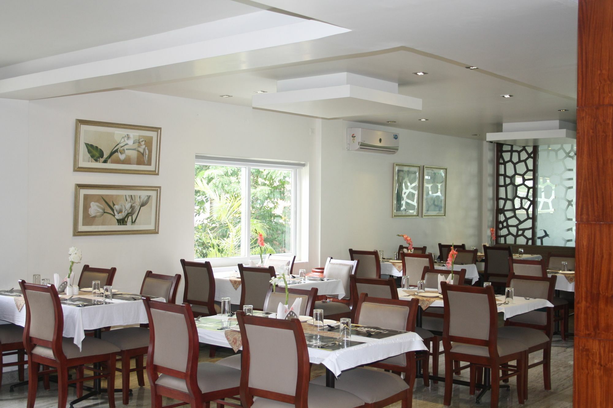 Hotel White Parrot Mysore Esterno foto