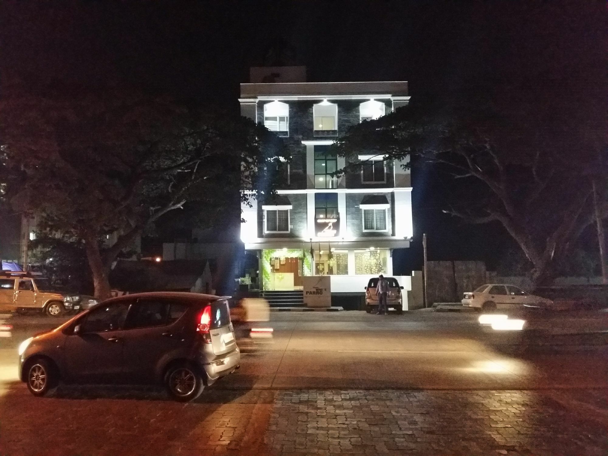 Hotel White Parrot Mysore Esterno foto