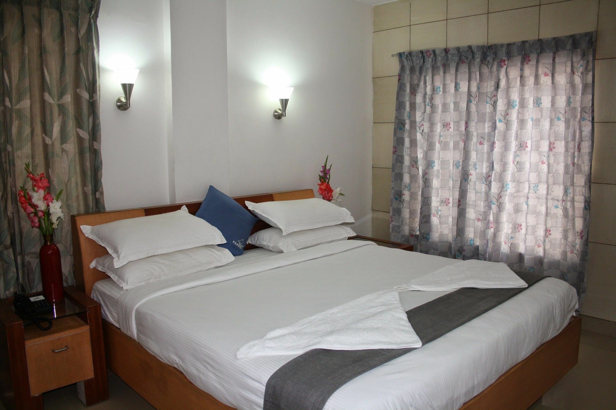 Hotel White Parrot Mysore Esterno foto