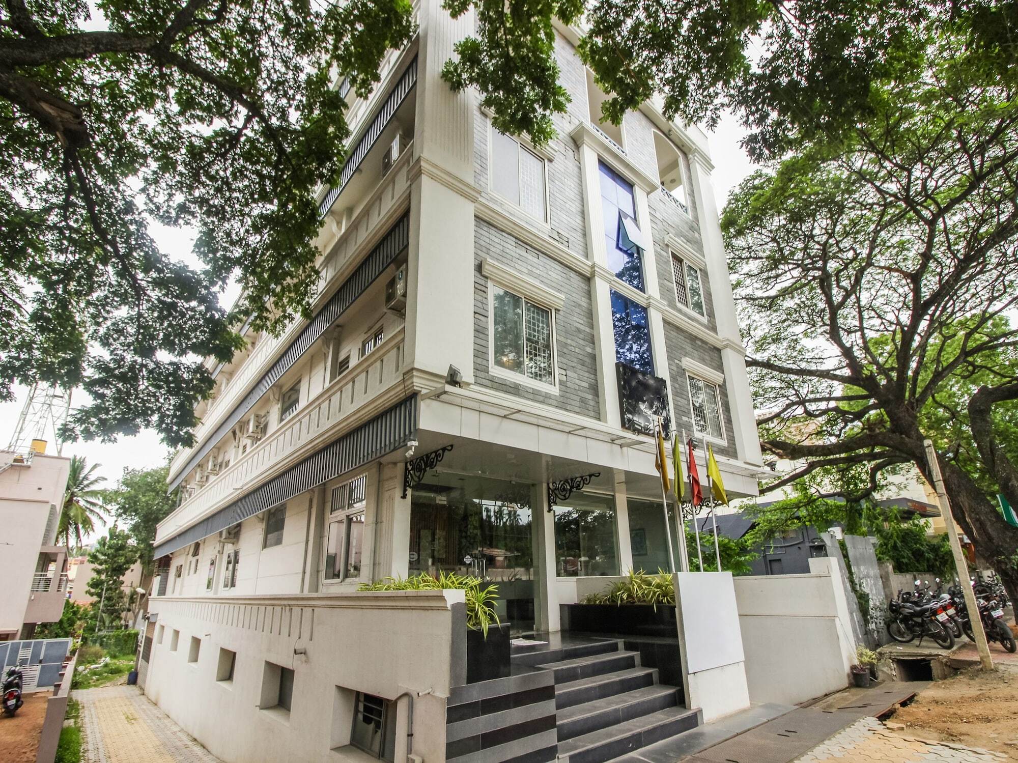 Hotel White Parrot Mysore Esterno foto